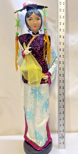 Oriental broider doll old - oriental,