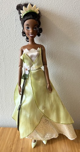 Disney store princess tiana - disney,