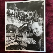 Ray Harryhausen 8 X 10 In Person Autograph Photo