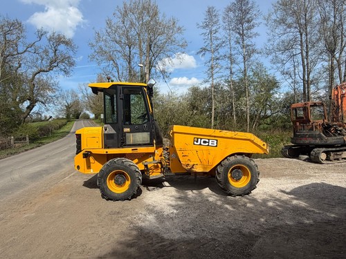 2018 jcb front tip - front,
