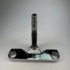 LOWER TRIPLE CLAMP FORK UNDER