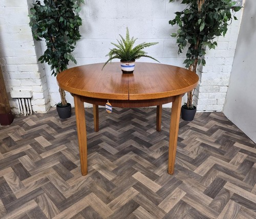 Vintage mid century round - round, teak