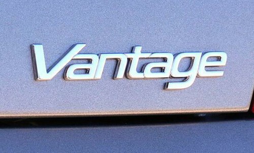 Aston martin v12 vantage - aston,