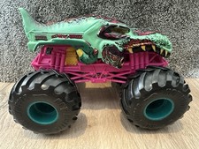 Hot Wheels Zombie Wrex 1:24 BIG Monster Truck Monster Jam Collectable Toy 2016