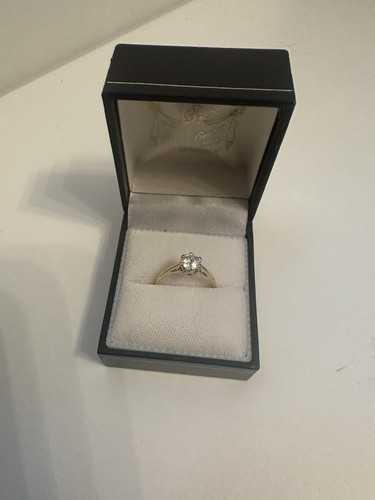 Yellow 18ct gold diamond - gold,