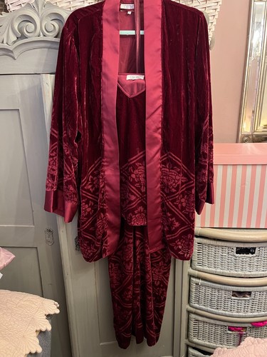 Burgundy velvet kimono lounge