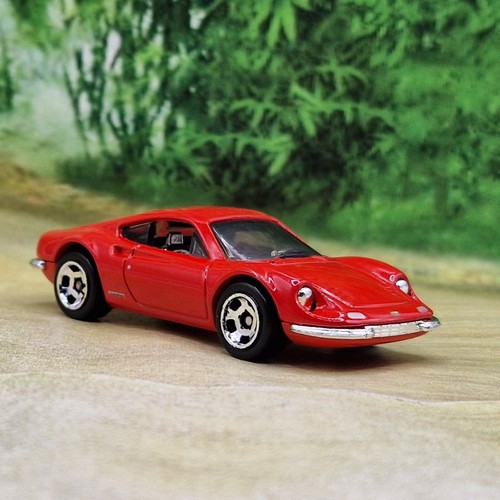 Hot wheels ferrari dino - hot, gt