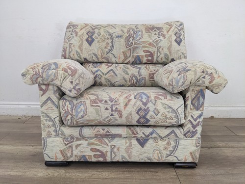 Armchair retro geometric - retro,