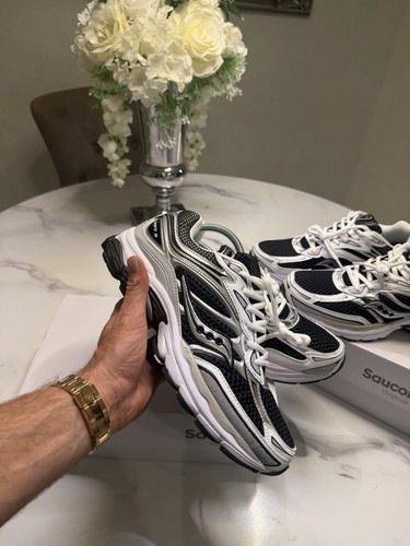 Saucony low top - low, lace