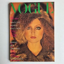 VOGUE MAGAZINE November 1974 Winter Fashion Report Cover Vintage 1970s