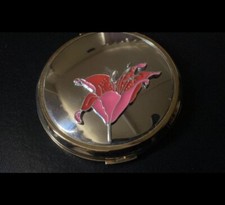 Lovely Complete Stratton