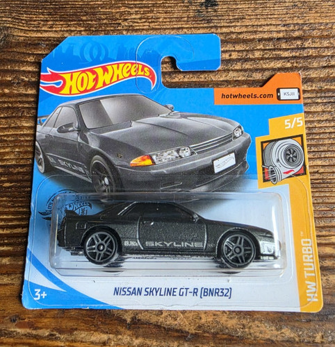 Hot wheels nissan - skyline, gt-r
