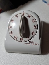 Vintage Lux Minute Minder . Analog Kitchen Timer White w Red Numerals -Made USA