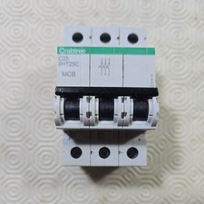 CRABTREE LOADSTAR C25 25 AMP 6KA 6HT25C TRIPLE POLE MCB (OLDER MODEL)