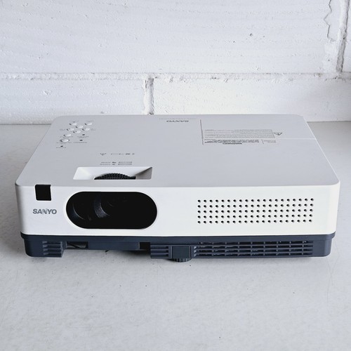 Sanyo plc xw200 xga projector - sanyo,