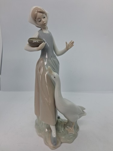 Lladro girl with duck 1052 - duck, #1052