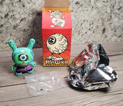 Kidrobot mishka dunny - x,