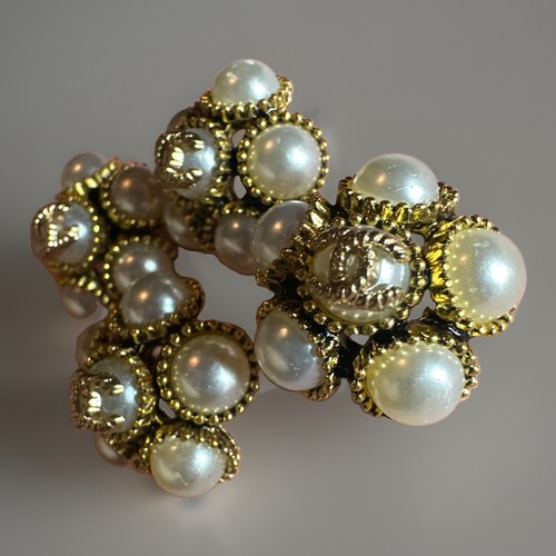 Chanel pearl buttons heavy - 4,