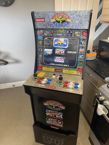 Street fighter arcade game - arcade,