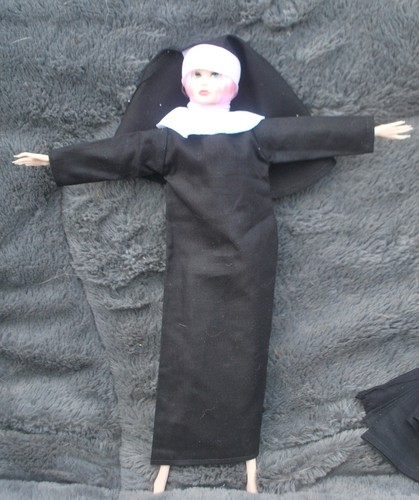 Action figure nun - ,