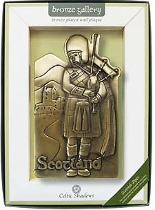 Scottish piper bronze - piper, wall