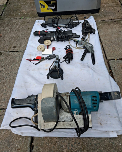 Professional windscreen repair