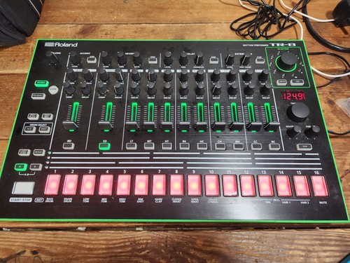 Roland rhythm performer - tr-8,