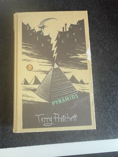 Pyramids discworld the gods - pyramids:,