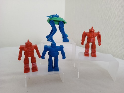 Vintage figures battle the - battle,