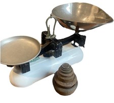 “Avery” Vintage Kitchen Scales and Weights Balance Weighing