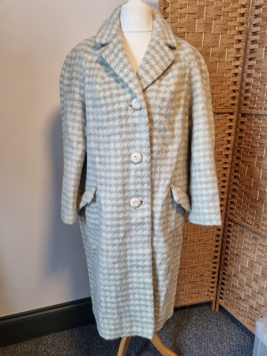 Vintage 1960s green - green, and