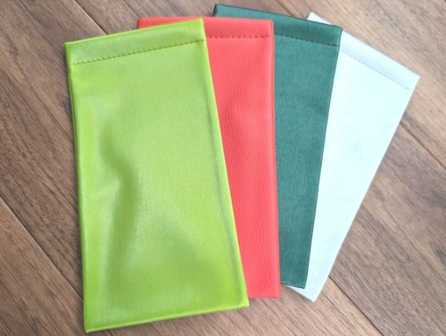 Snap top glasses case slip - top,