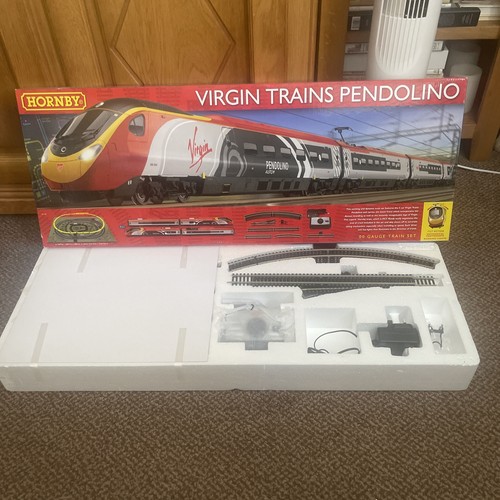 Hornby virgin trains pendolino - virgin,