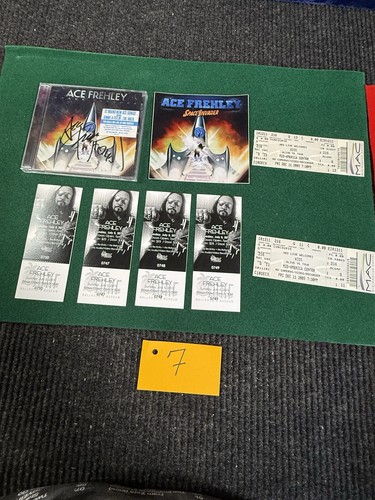 Ace frehley lot space invader - frehley,