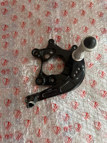 Ducati panigale v4s - panigale,