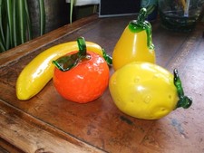 GLASS FRUIT BANANA LEMON PEAR & ORANGE WITH GREEN STEMS IDEAL DISPLAY NO DAMAGE