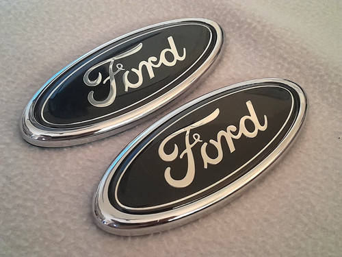 Oval badges cosworth sierra - badges,