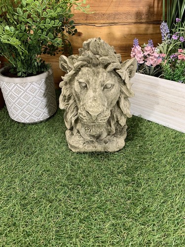 Stone garden detailed - detailed, lion