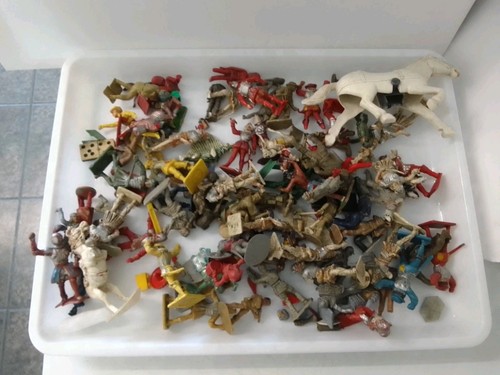 Vintage plastic soldiers - plastic,