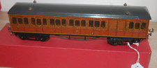 HORNBY SERIES O GAUGE METROPOLITAN COACH WITH REPRODUCTION BOX