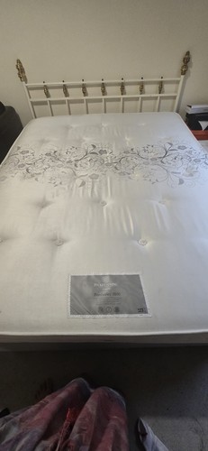 King size bedframe and foam - size,