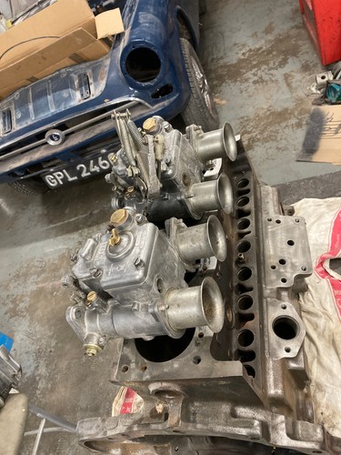 Dcoe weber twin carbs - 40,