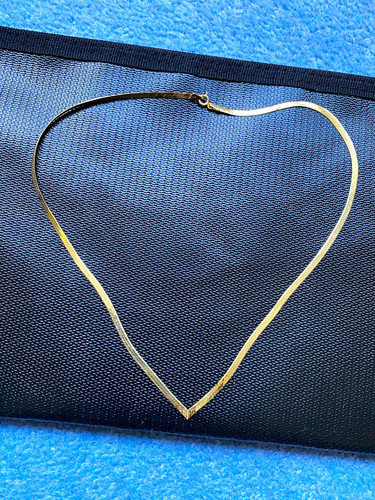 9ct yellow gold shaped - gold, v-shaped