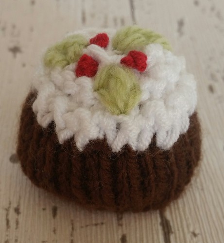 Christmas pudding knitting - christmas,