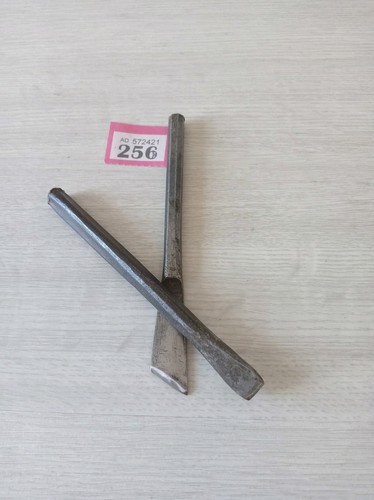 Small metal cold chisels - metal,