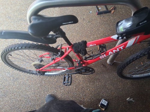 Apollo wheel red - 26”, slant
