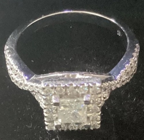 18ct wgold princess cut - wgold,