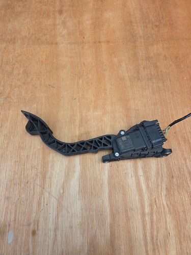 Ford focus accelerator - ford,