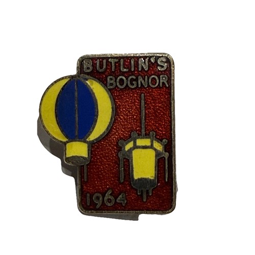 Butlins badge holiday camp - badge,