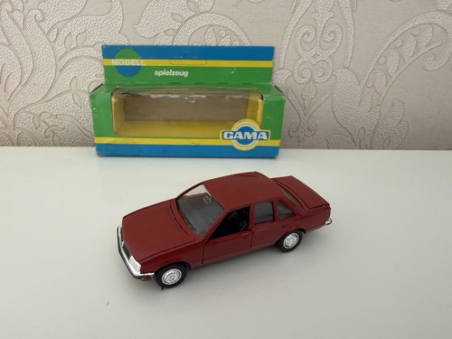Gama 893 opel - opel, red